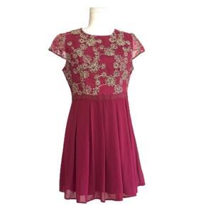 Jun Ivy Dress Berry Gold Floral Brocade Cap Sleeve Pleated Fit Flare Medium NEW